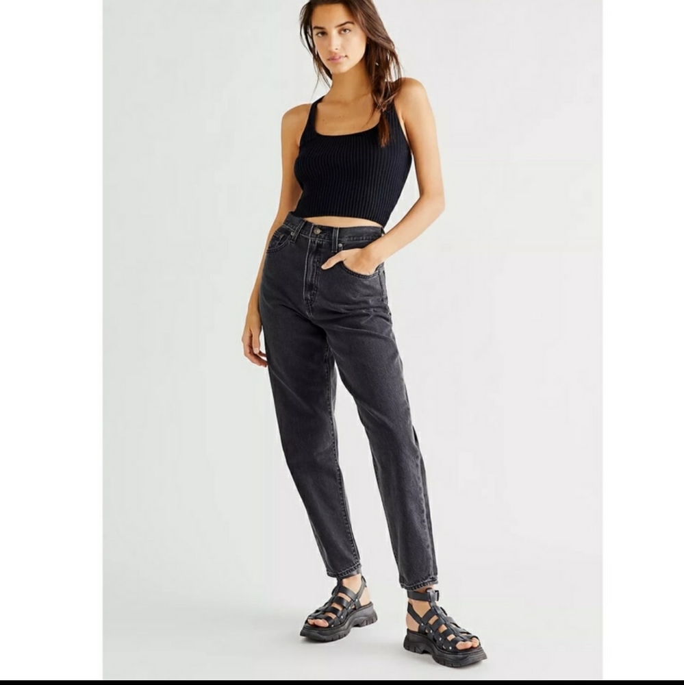 Levis premium High Loose Taper. Loose fit mom jeans